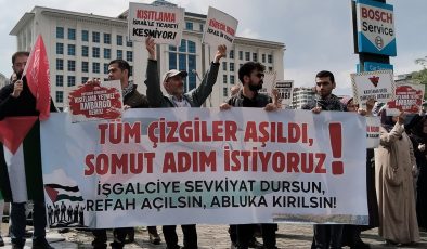 AKP Genel Merkezi önünde İsrail protestosu