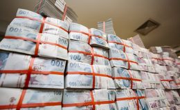 Türk lirası dolar karşısında iki ay üst üste değer kazandı