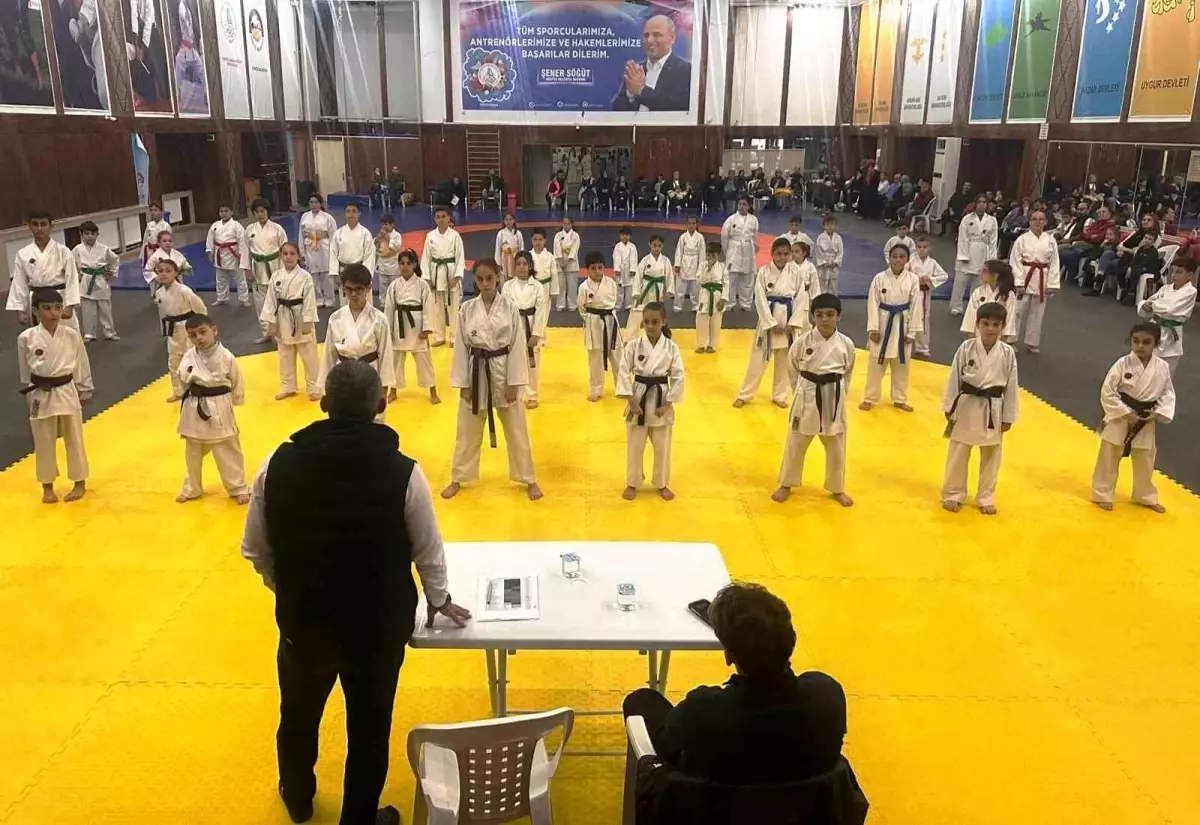 Körfez Gençlerbirliği’nde Karate Kuşak Terfi Sınavı Gerçekleşti