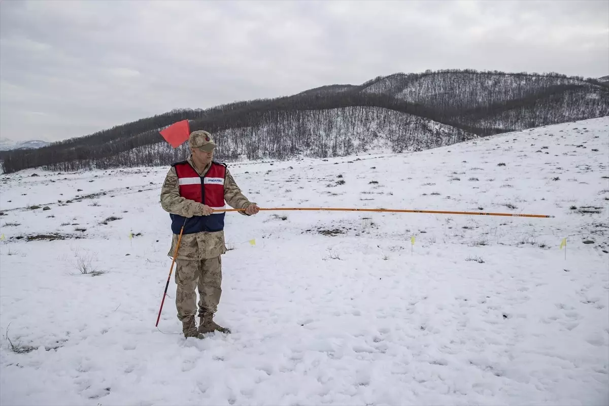 Tunceli’de Jandarmaya Çığ Eğitimi