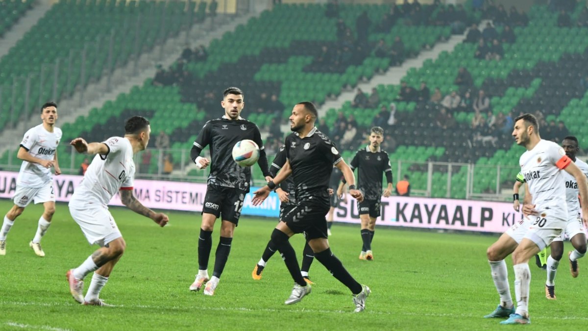 Sakaryaspor ile Gençlerbirliği sessizliği bozamadı